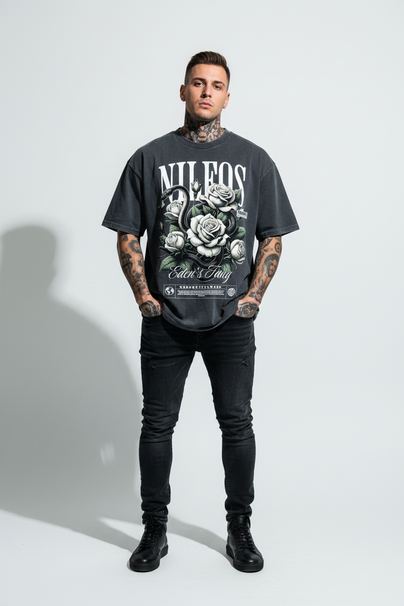 Eden’s Fang Oversized Shirt mit Frontprint