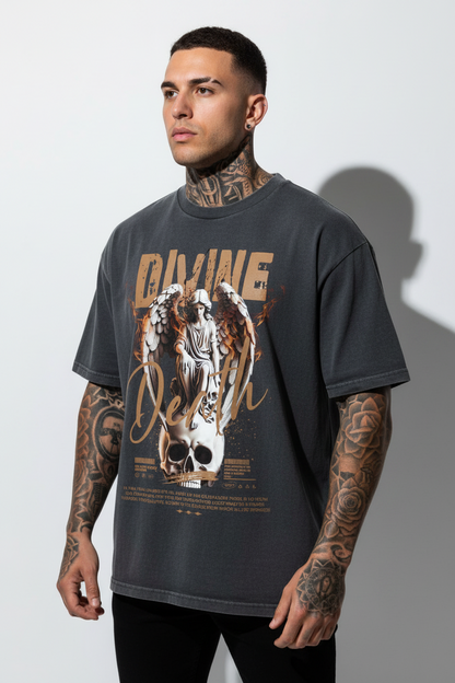 Divine Death Oversized Shirt mit Frontprint