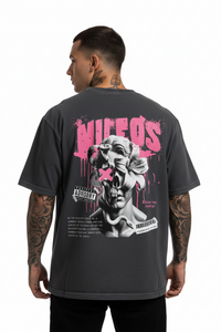 DEADBLØØM Oversized Shirt mit Backprint – NILEOS, Produktfoto 2 – Miniaturansicht 2