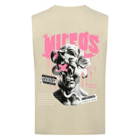 DEADBLØØM Sleeveless Oversized Tee mit Backprint – NILEOS, Farbe Sand – Miniaturansicht 3