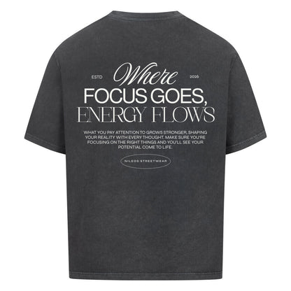 ENERGY FLOWS Oversized Shirt mit Backprint – NILEOS, Farbe Washed Black