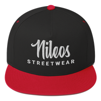 Nileos Flat Bill-Cap in Schwarz/Rot – Vorderansicht – Miniaturansicht 3