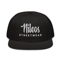 Nileos Snapback-Cap in Schwarz – Vorderansicht – Miniaturansicht 1