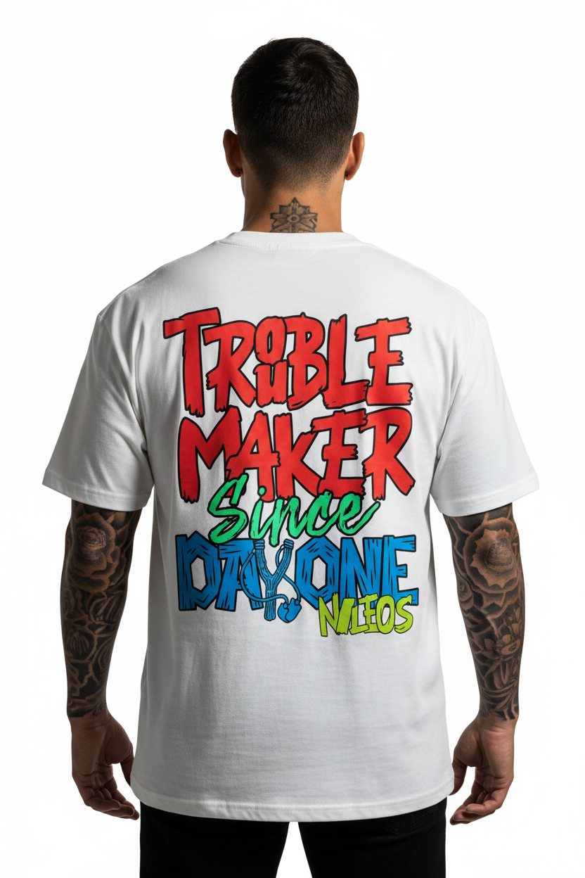Troublemaker Oversized Shirt mit Backprint – Farbe Weiß