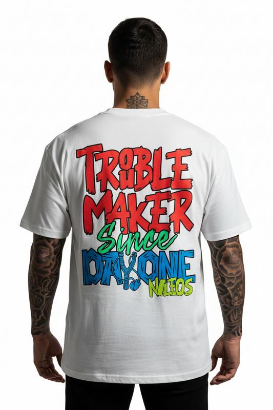 Troublemaker Oversized Shirt mit Backprint – Farbe Weiß