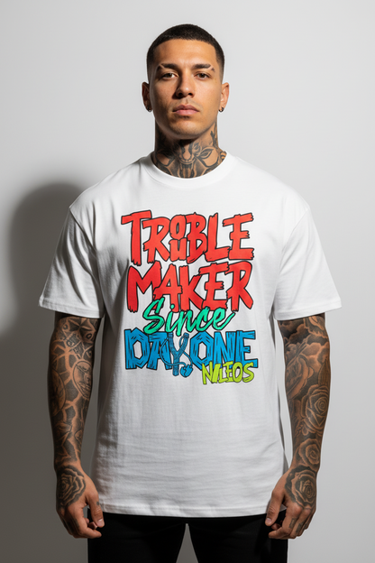 Troublemaker Oversized Shirt mit Frontprint – Farbe Weiß